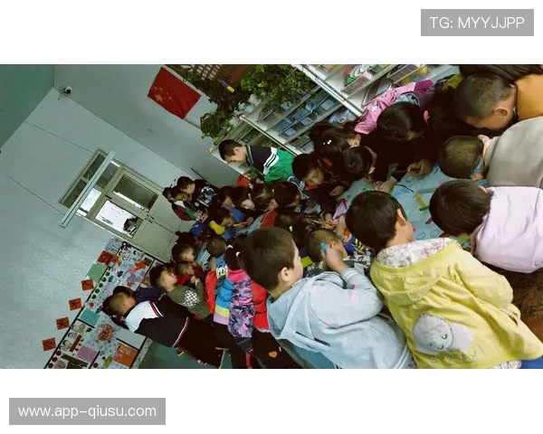 北京少儿BMX公开赛萌娃驰骋 秋日赛场画出一道道青春彩虹