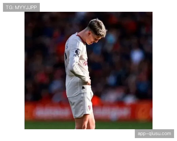 评论：曼联欧冠出局暴露中场失控，滕哈格的战术是否已到瓶颈？